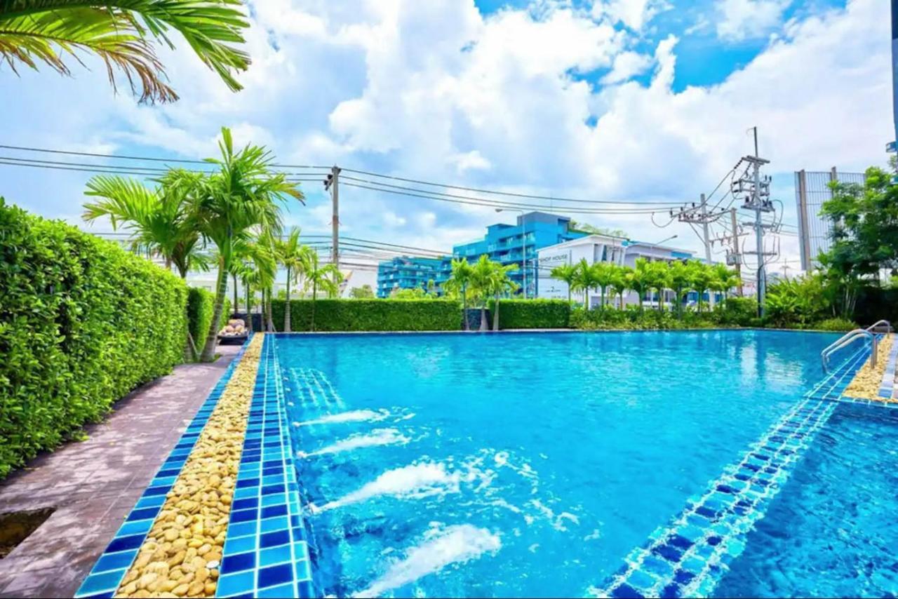 Dusit Grand Condo View Praia de Jomtien Exterior foto